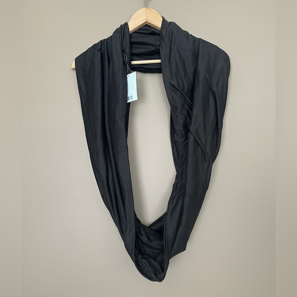 {Beyond Yoga} Pocket Infinity Scarf - NWT